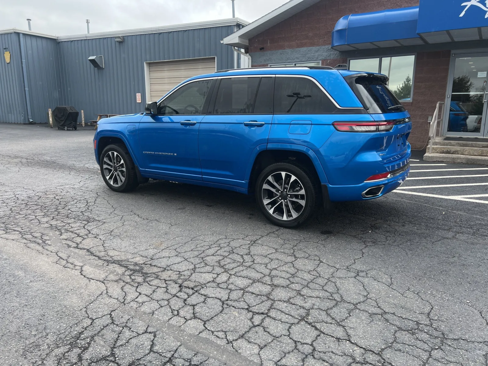 2024 Jeep Grand Cherokee Overland 4xe — photo 3