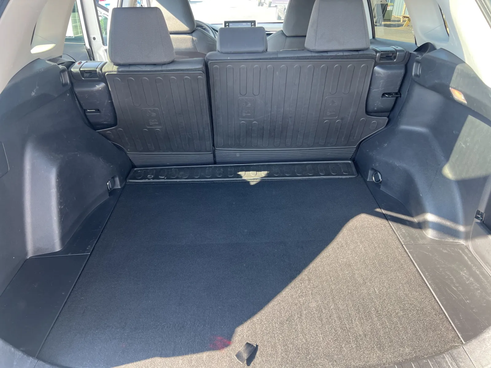 2020 Toyota RAV4 XLE — photo 26