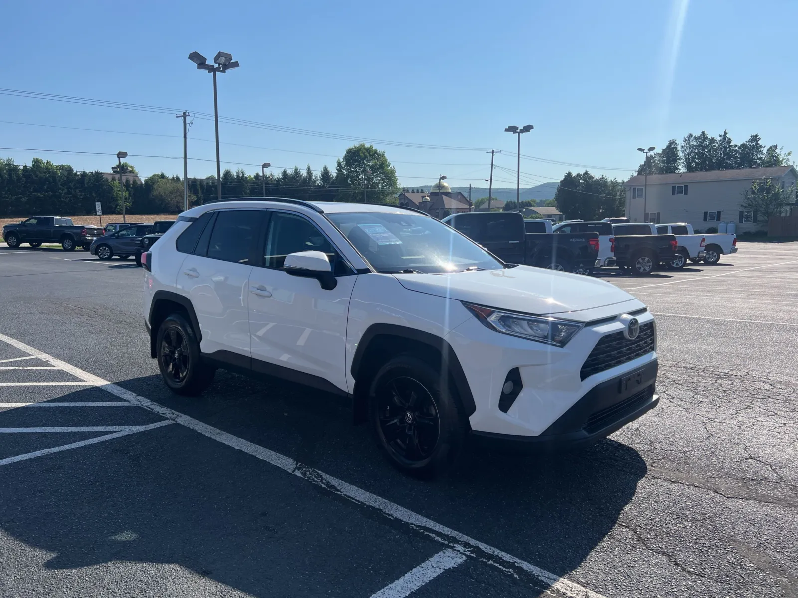 2020 Toyota RAV4 XLE — photo 8