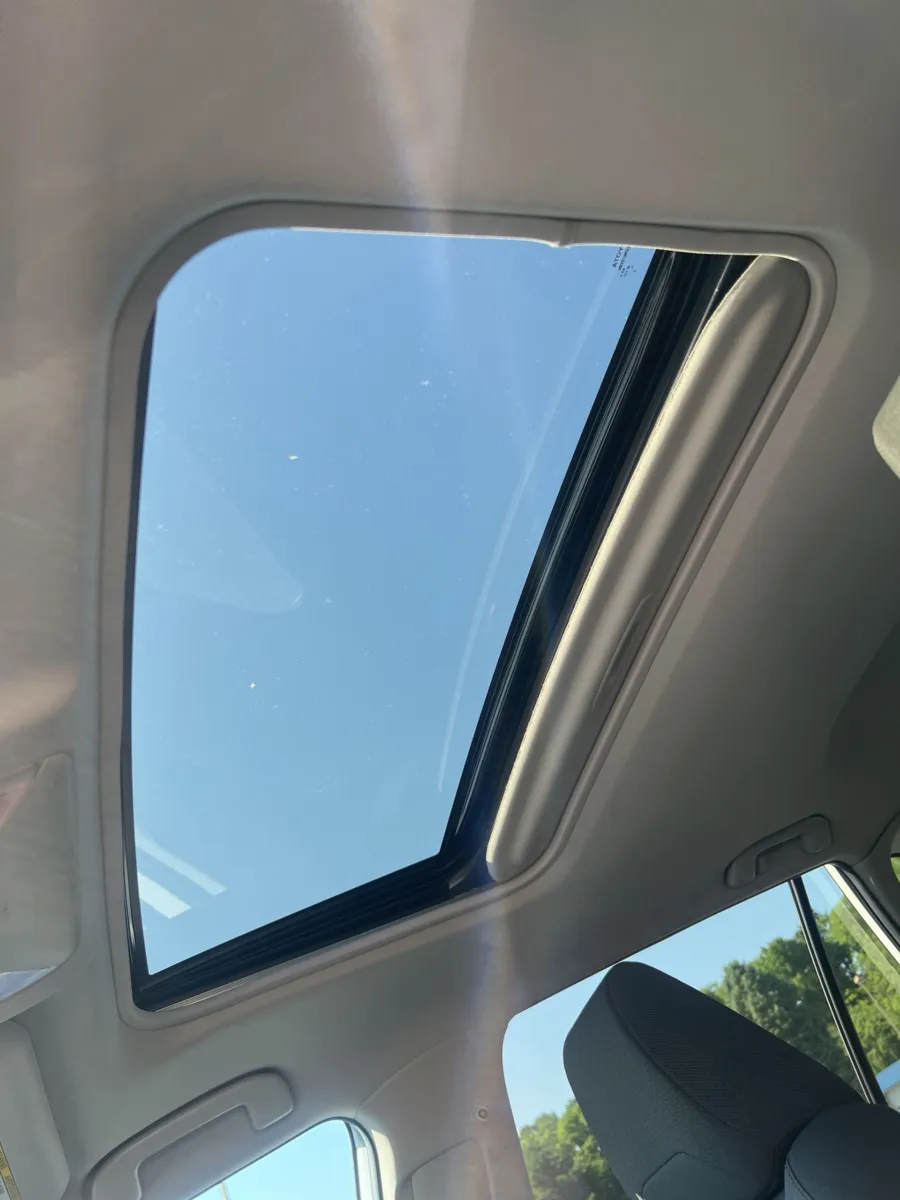 2020 Toyota RAV4 XLE — photo 24