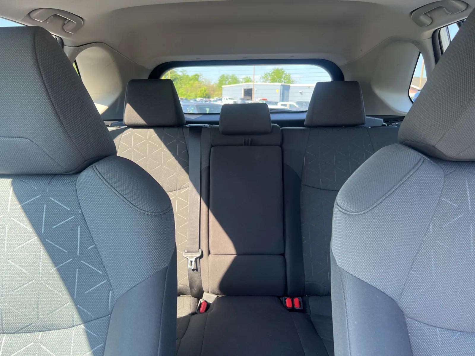 2020 Toyota RAV4 XLE — photo 23
