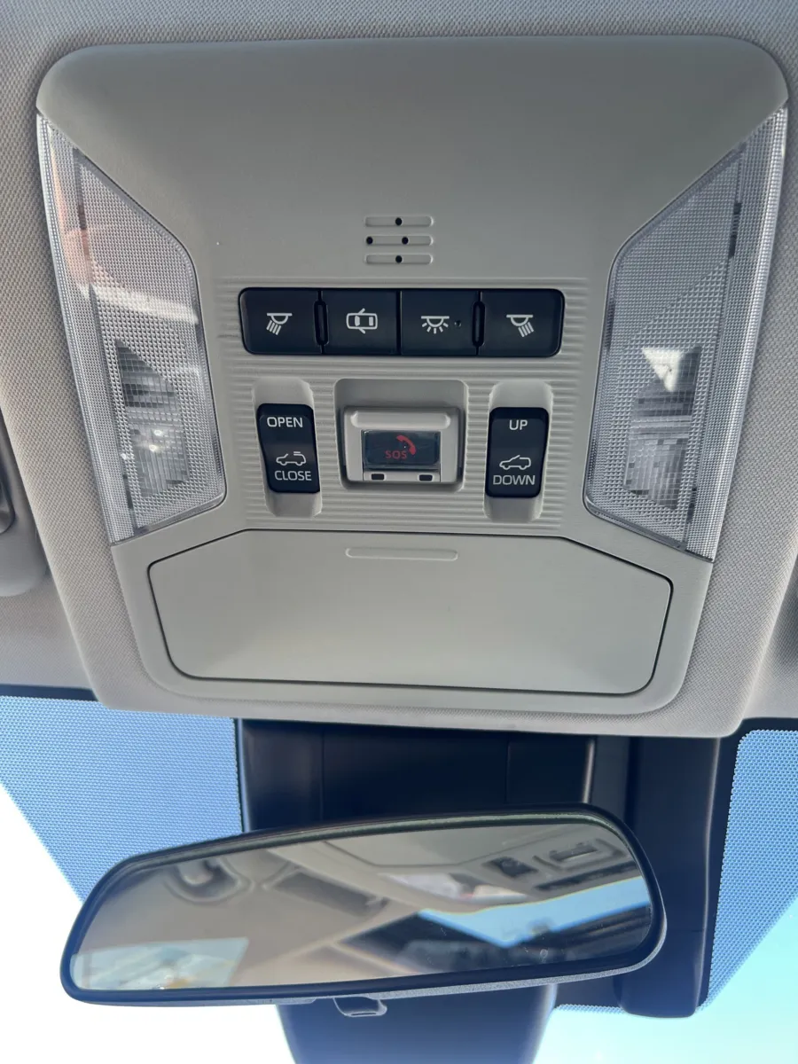 2020 Toyota RAV4 XLE — photo 20