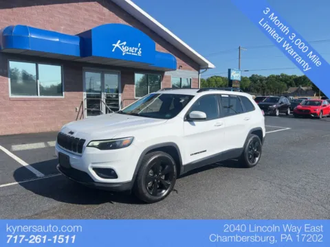 White 2020 Jeep Cherokee Altitude for sale in Chambersburg, PA