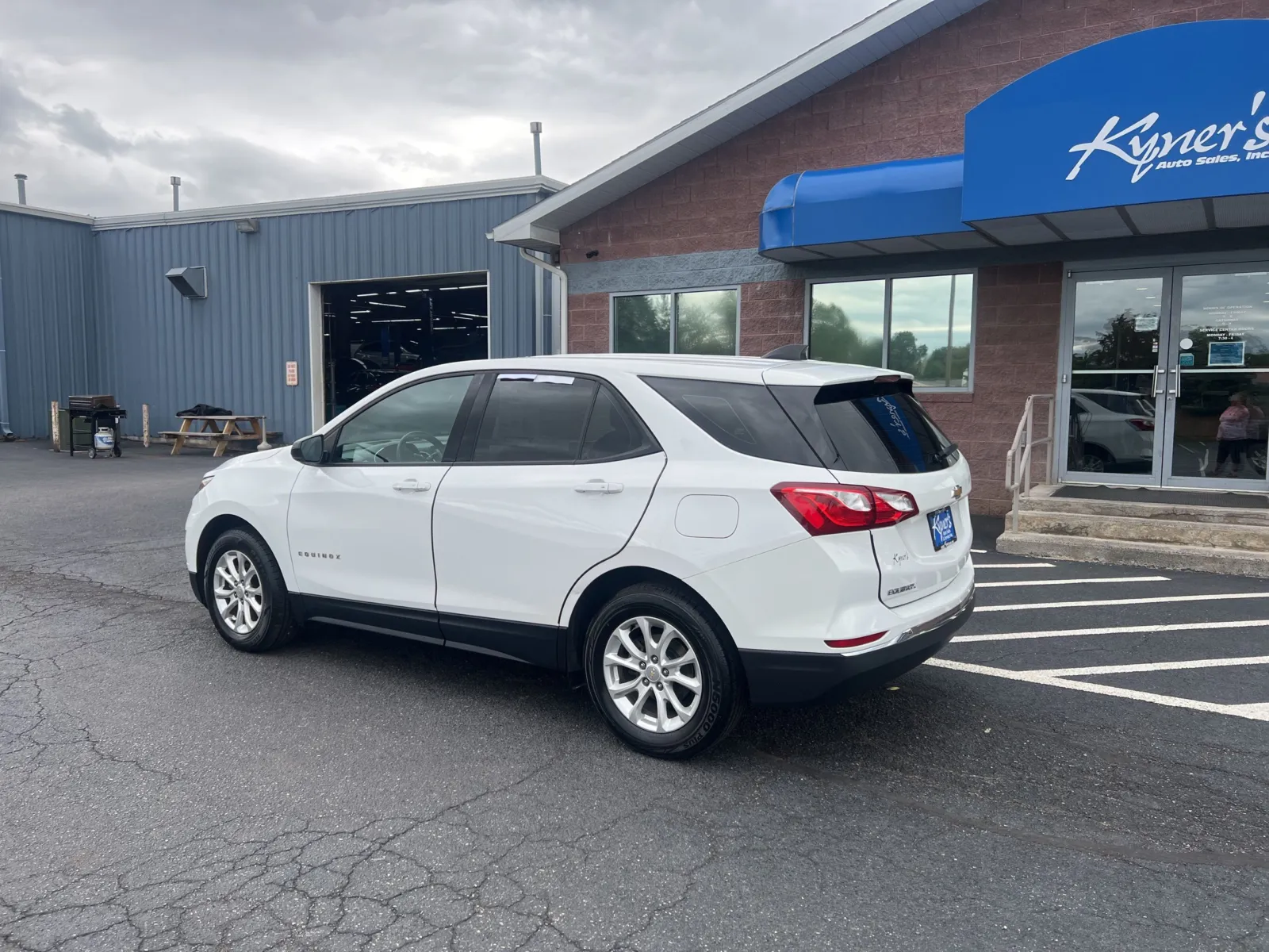 2018 Chevrolet Equinox LS — photo 3