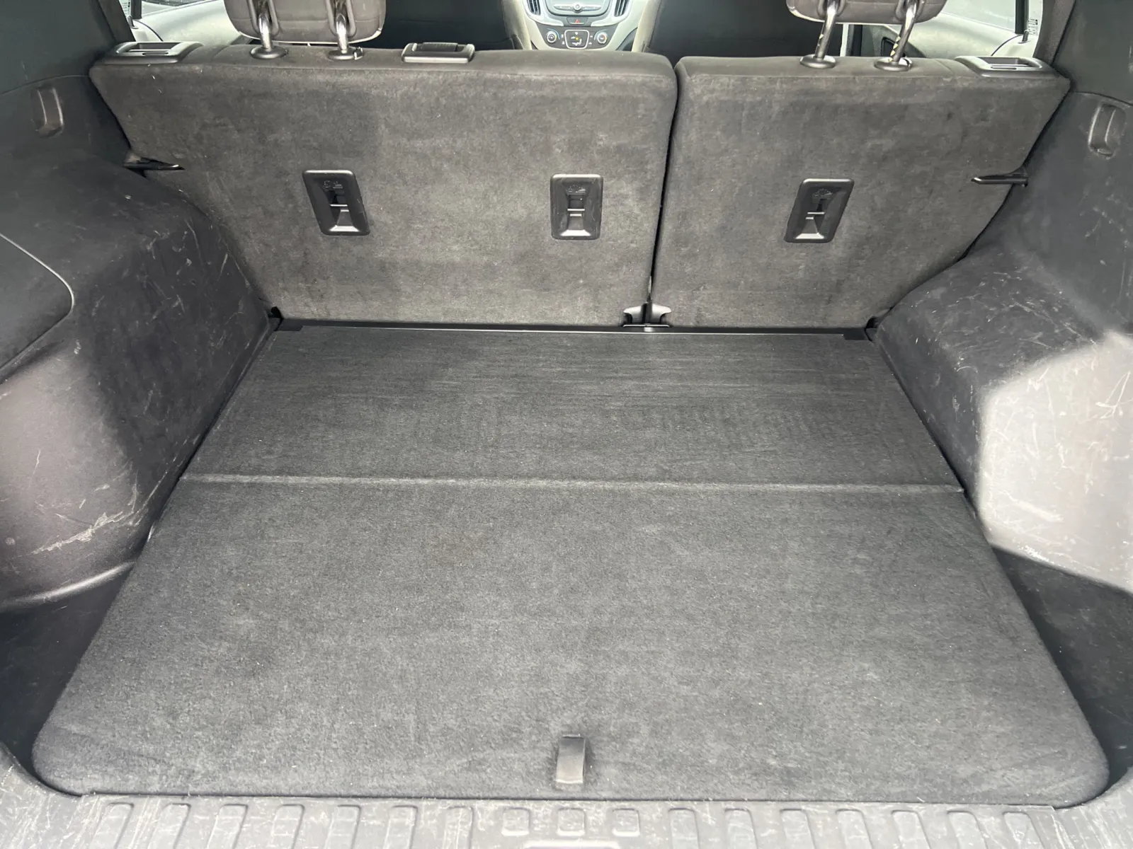 2018 Chevrolet Equinox LS — photo 22