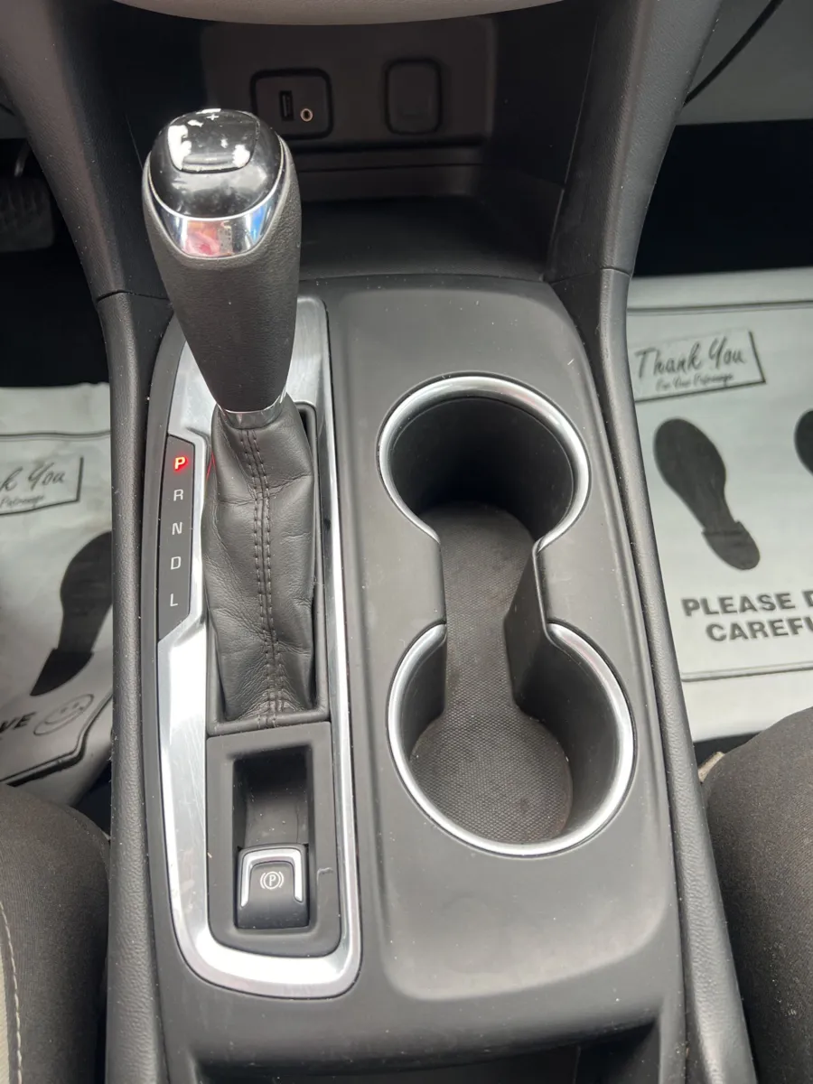 2018 Chevrolet Equinox LS — photo 14