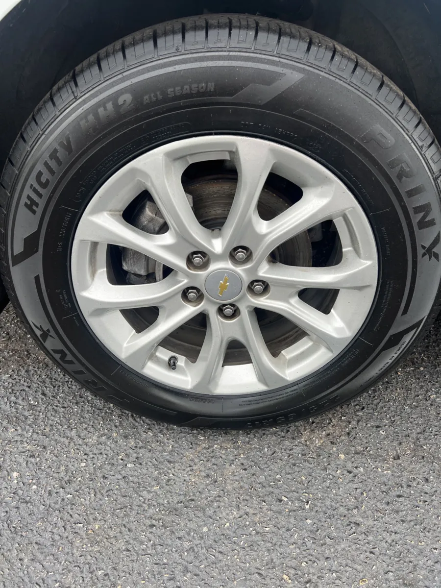 2018 Chevrolet Equinox LS — photo 9
