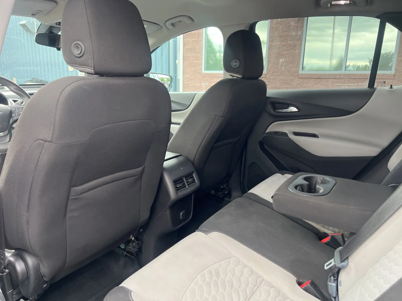 2018 Chevrolet Equinox LS — photo 20