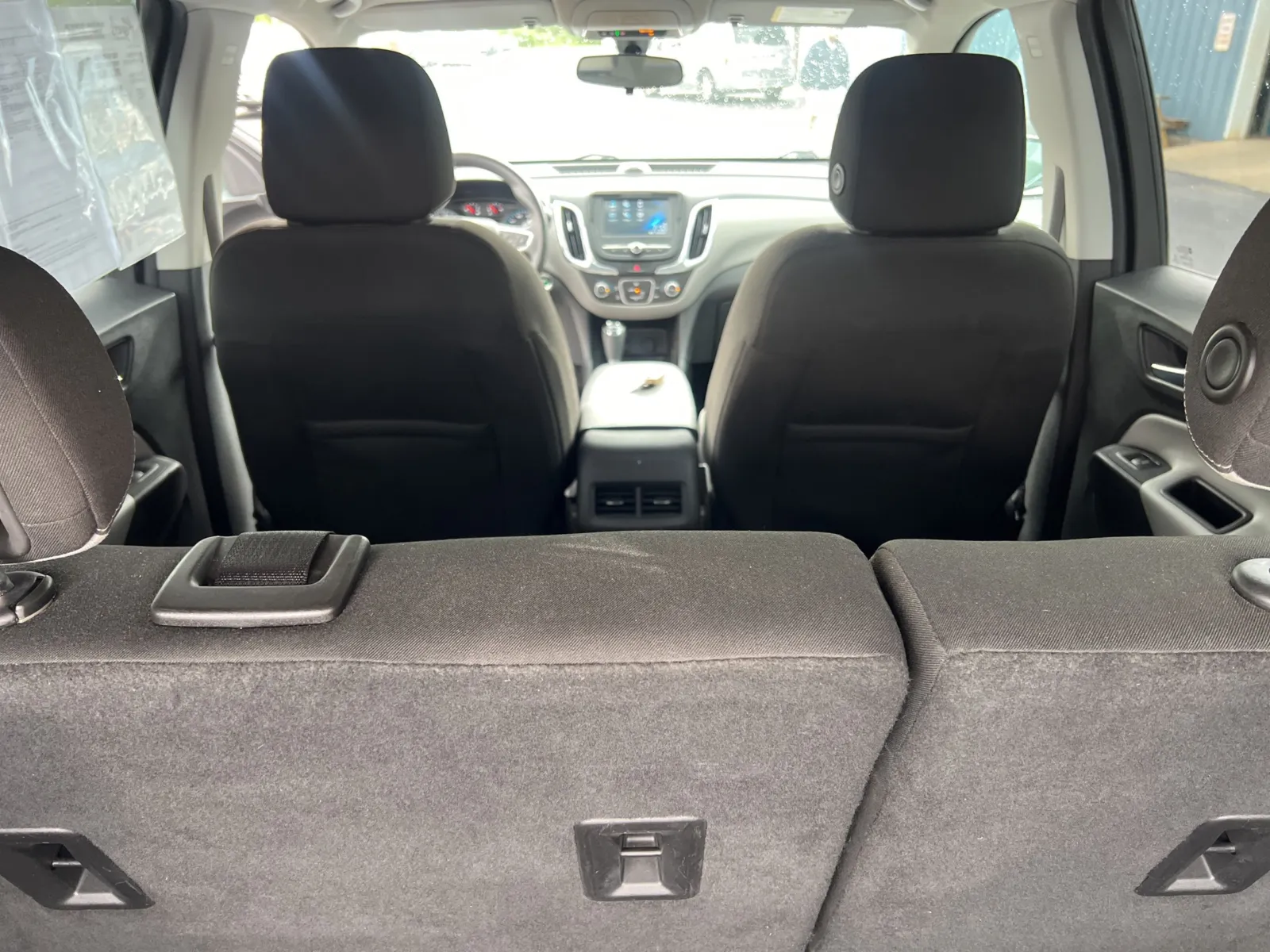 2018 Chevrolet Equinox LS — photo 23