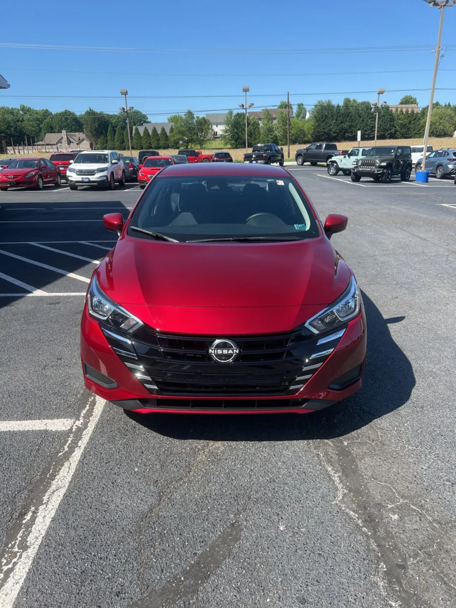 2024 Nissan Versa 1.6 SV — photo 9