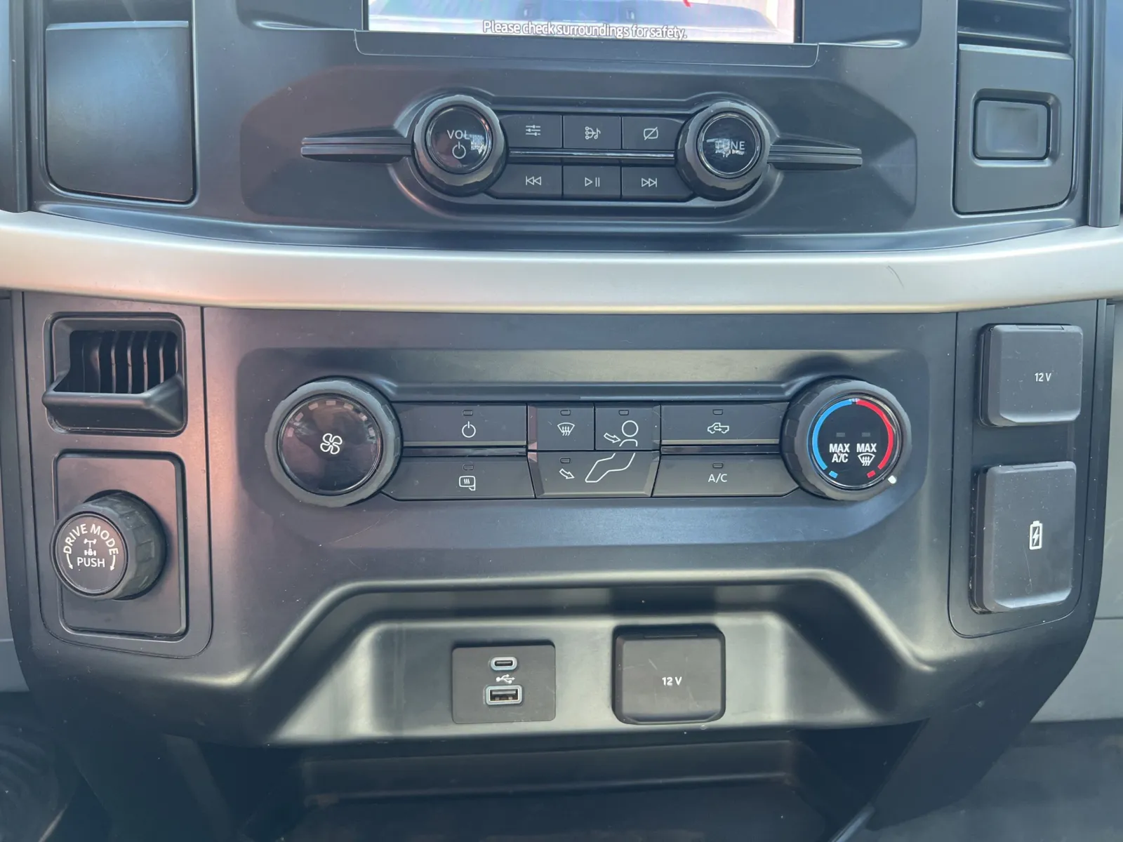 2021 Ford F-150 XL — photo 17