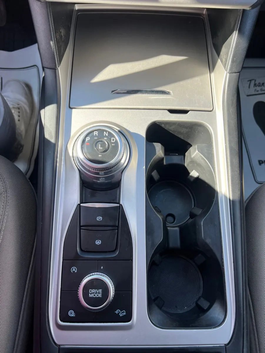 2022 Ford Explorer Base — photo 13
