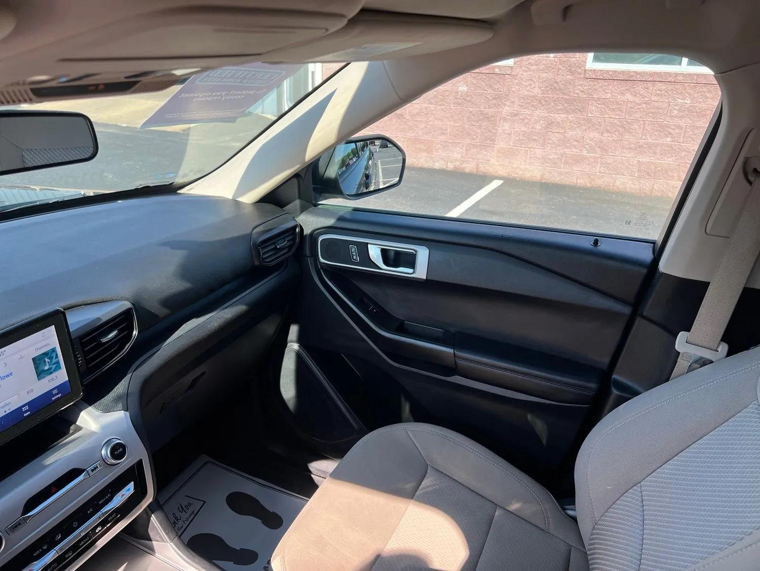 2022 Ford Explorer Base — photo 8