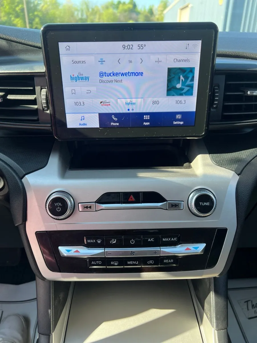 2022 Ford Explorer Base — photo 12