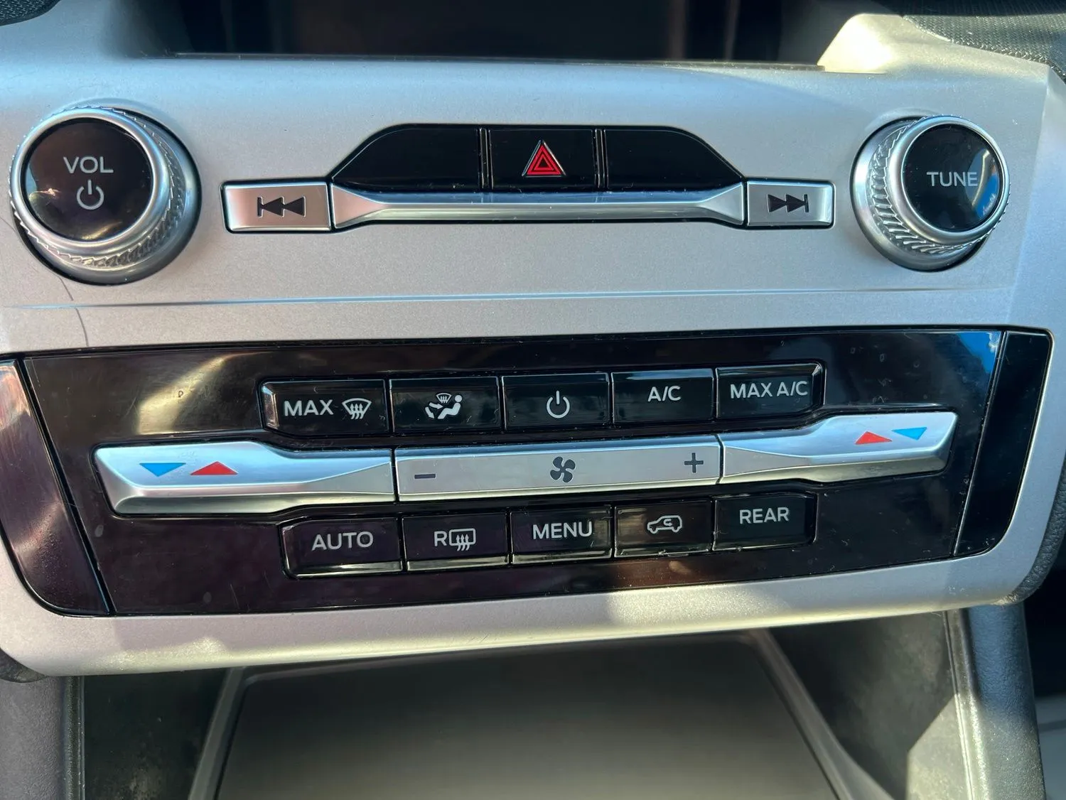 2022 Ford Explorer Base — photo 15