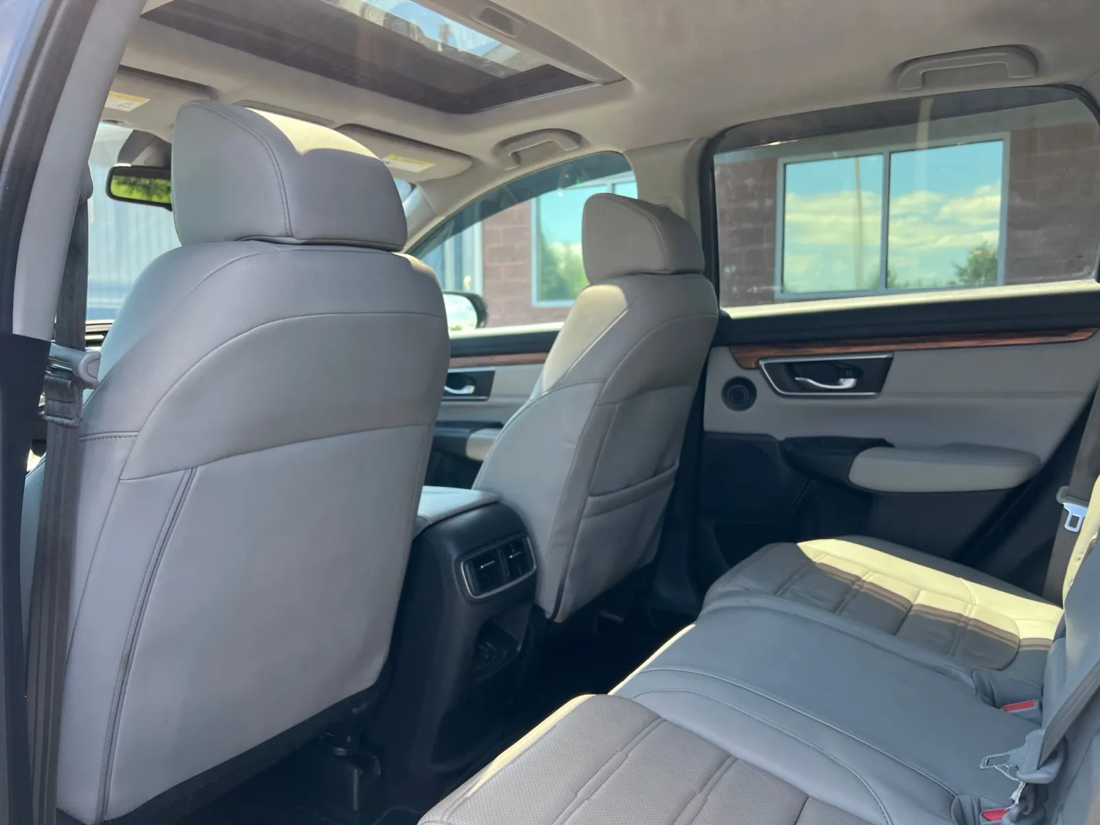 2017 Honda CR-V Touring — photo 25