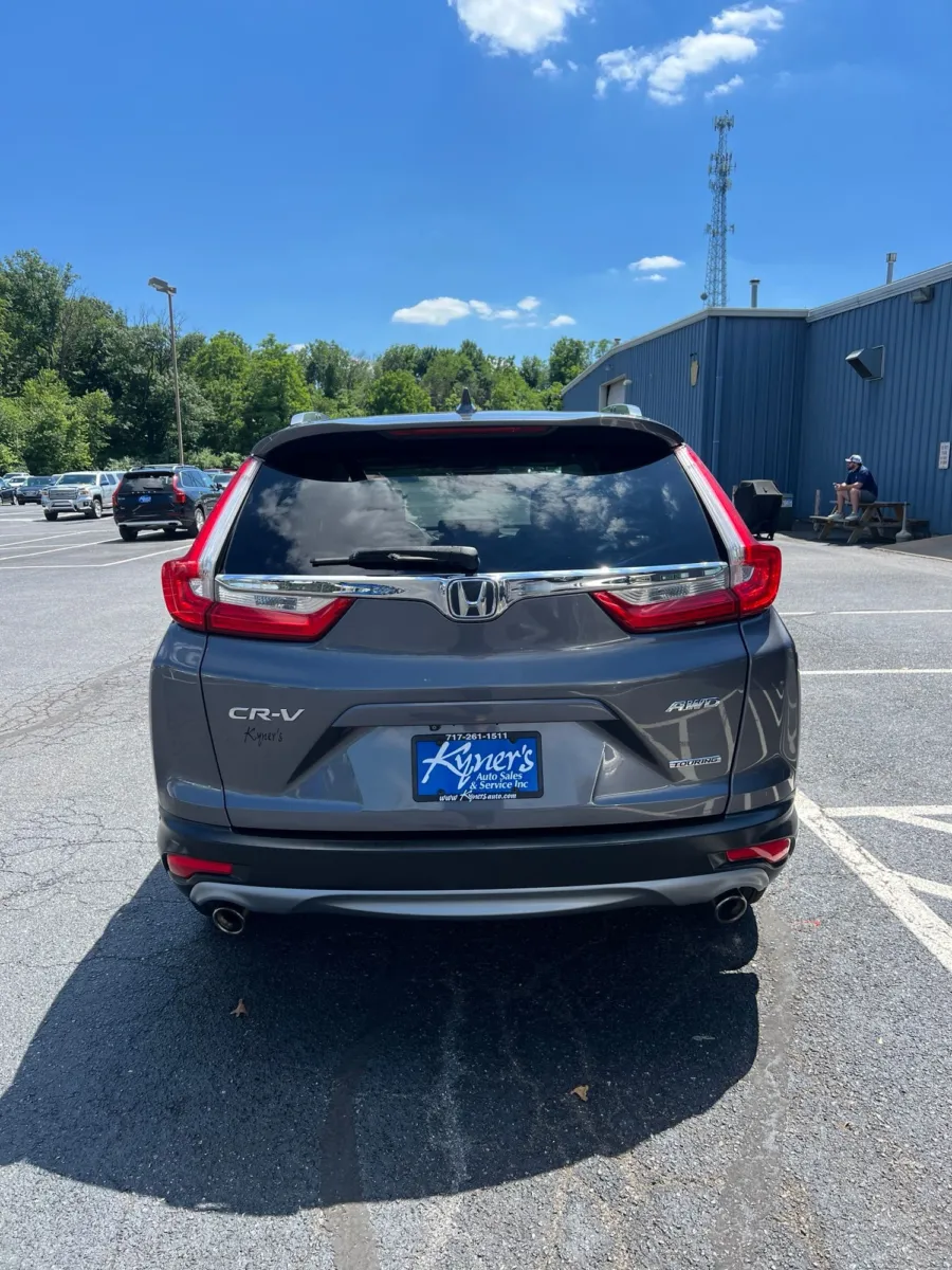 2017 Honda CR-V Touring — photo 5