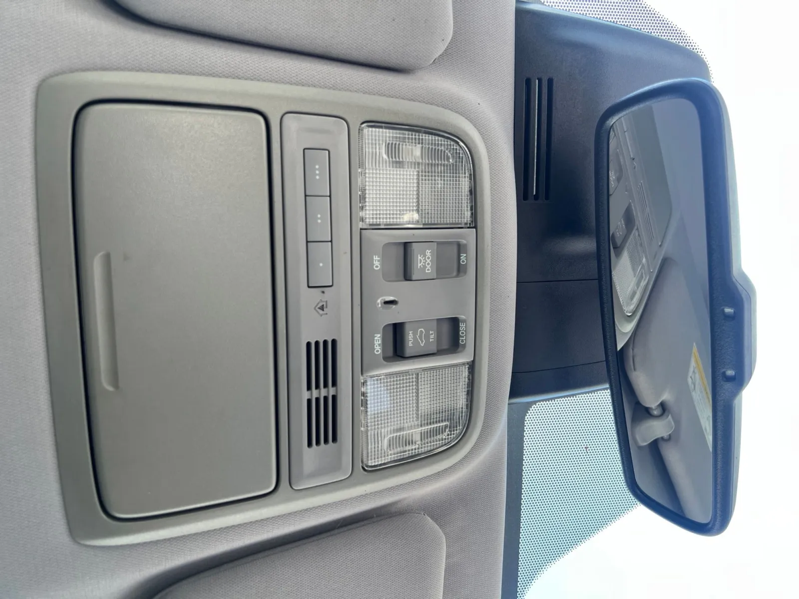 2017 Honda CR-V Touring — photo 20