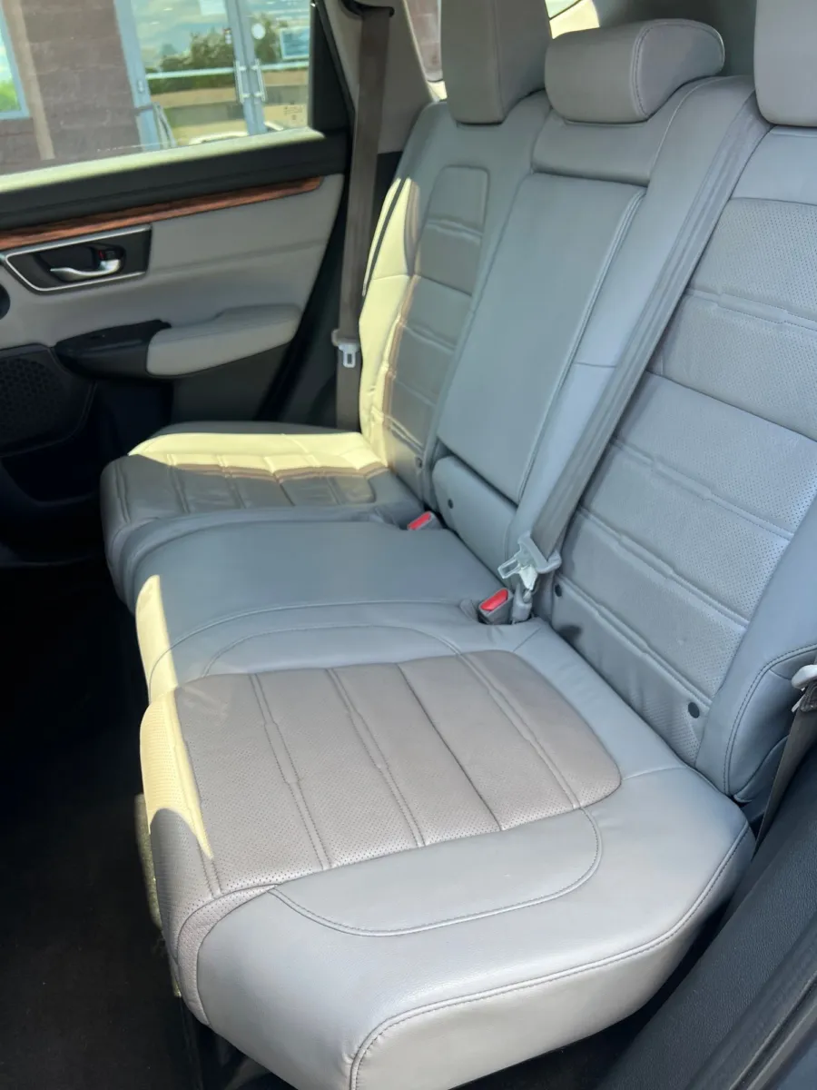 2017 Honda CR-V Touring — photo 26