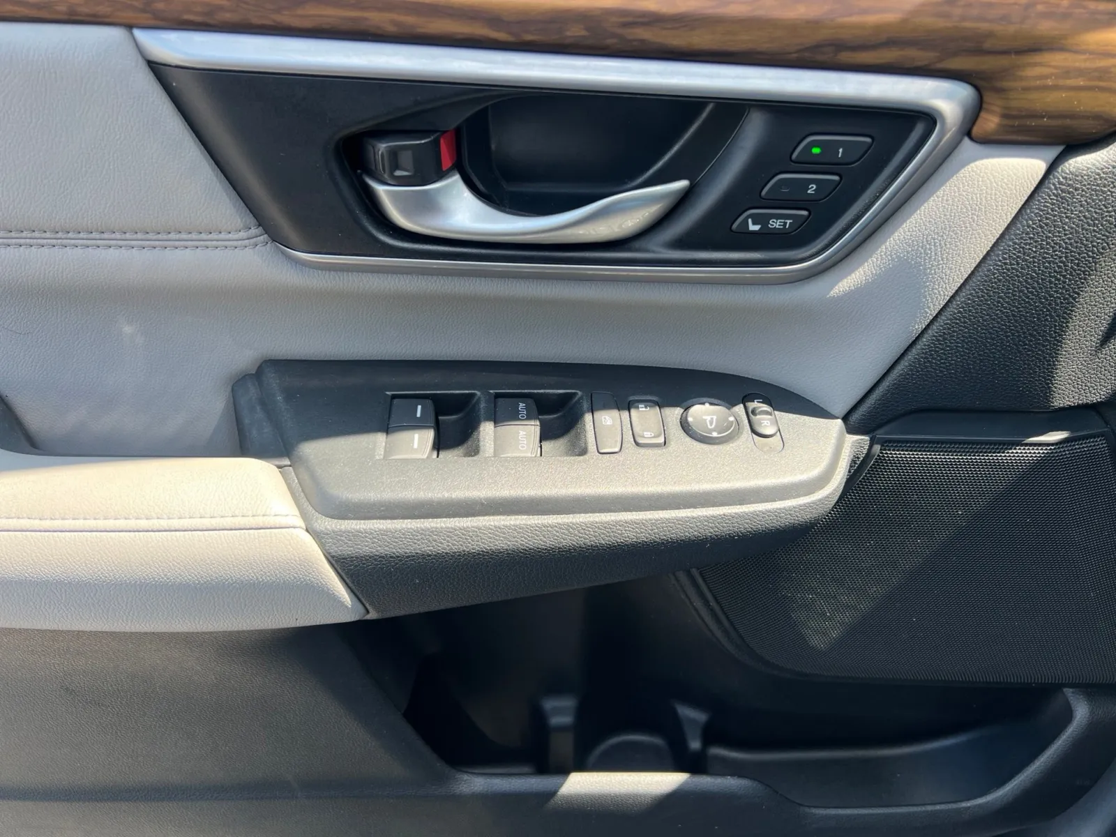 2017 Honda CR-V Touring — photo 22