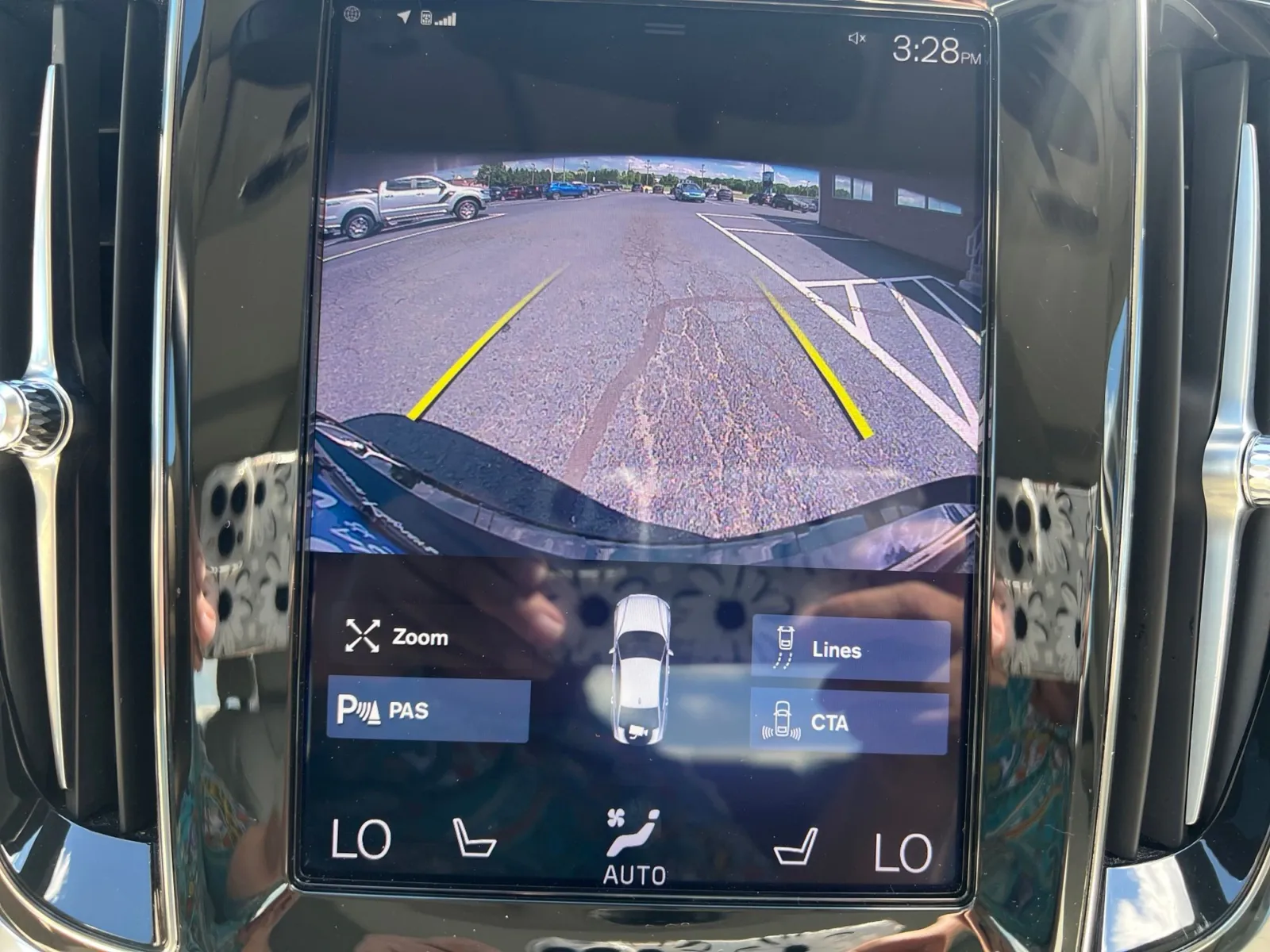 2020 Volvo S60 T6 Momentum — photo 18