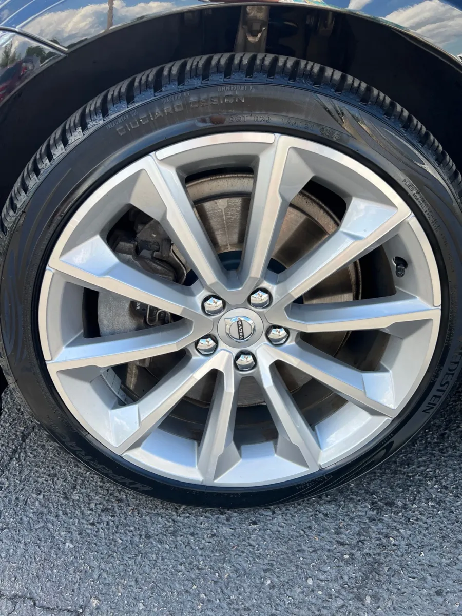 2020 Volvo S60 T6 Momentum — photo 11