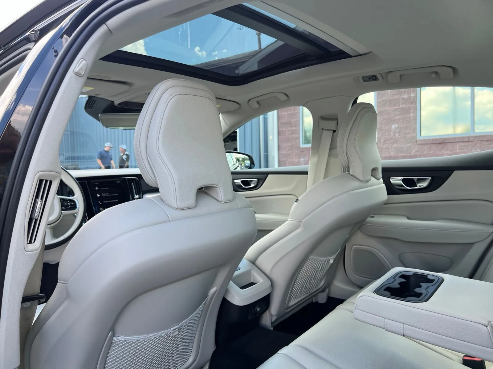 2020 Volvo S60 T6 Momentum — photo 28
