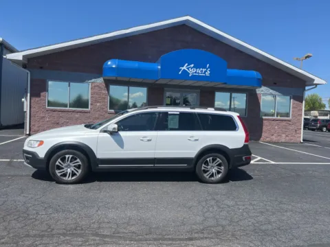 Another view of 2015 Volvo XC70 T5 Premier for sale in Chambersburg, PA at Kyner's Auto Sales, Inc.