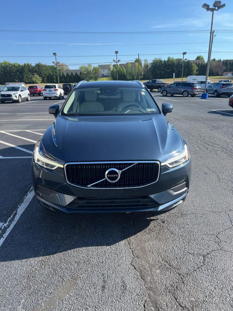2019 Volvo XC60 T5 Momentum — photo 8