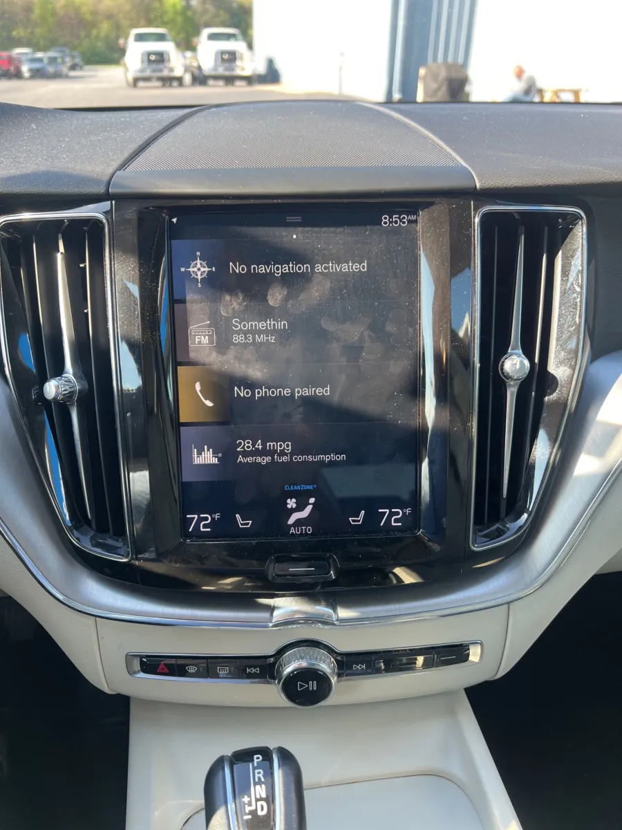 2019 Volvo XC60 T5 Momentum — photo 12