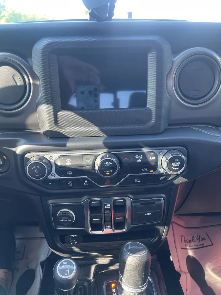2022 Jeep Gladiator Willys — photo 16