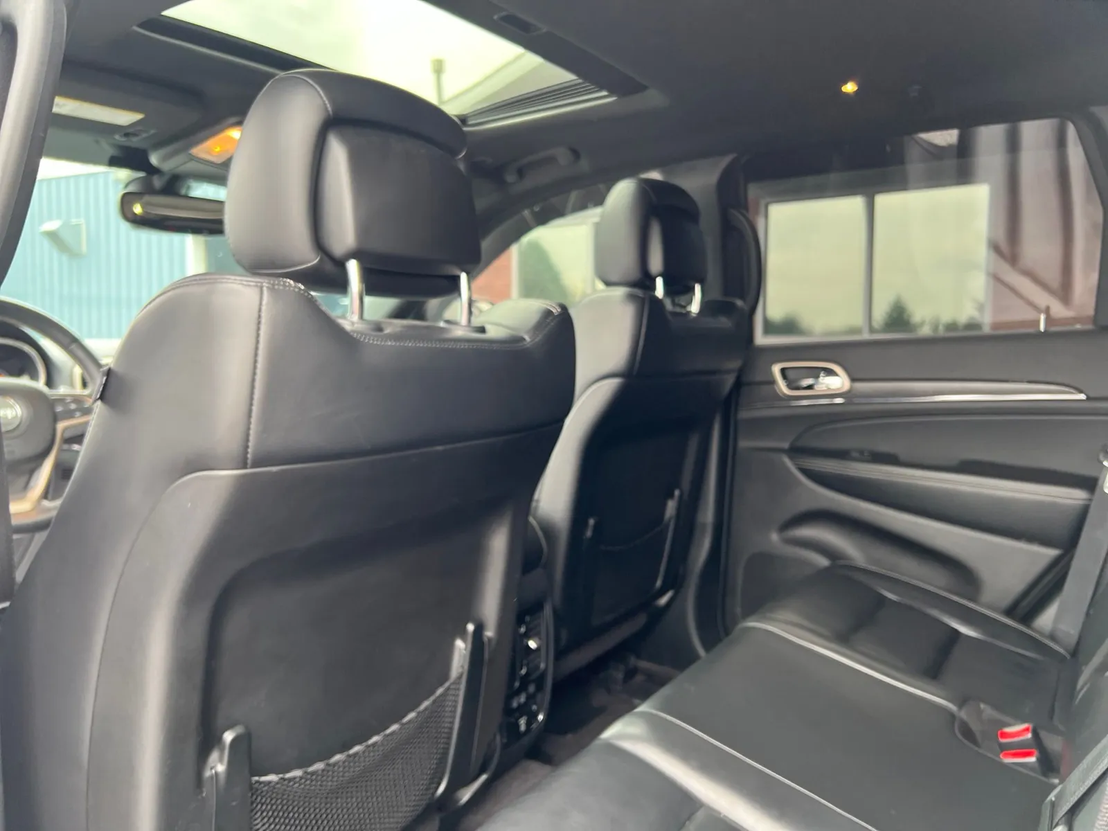2017 Jeep Grand Cherokee Limited — photo 27