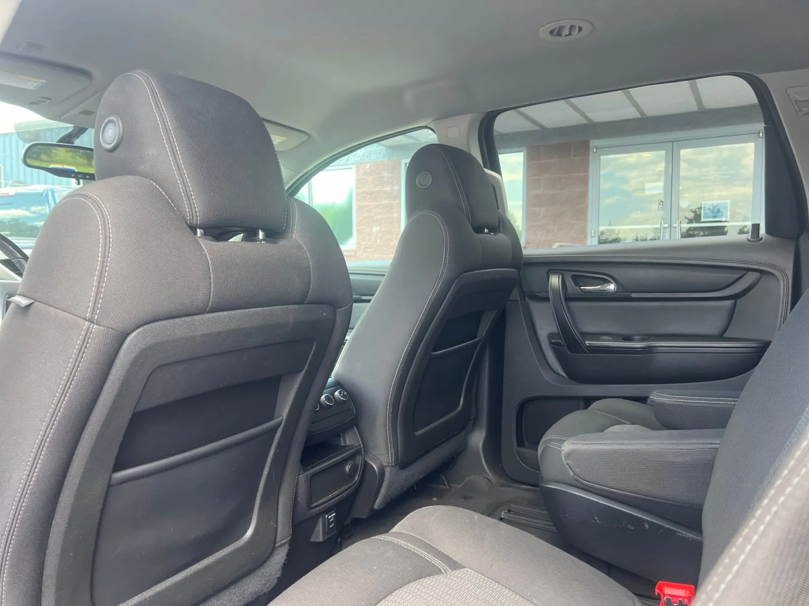 2015 Chevrolet Traverse LT — photo 24