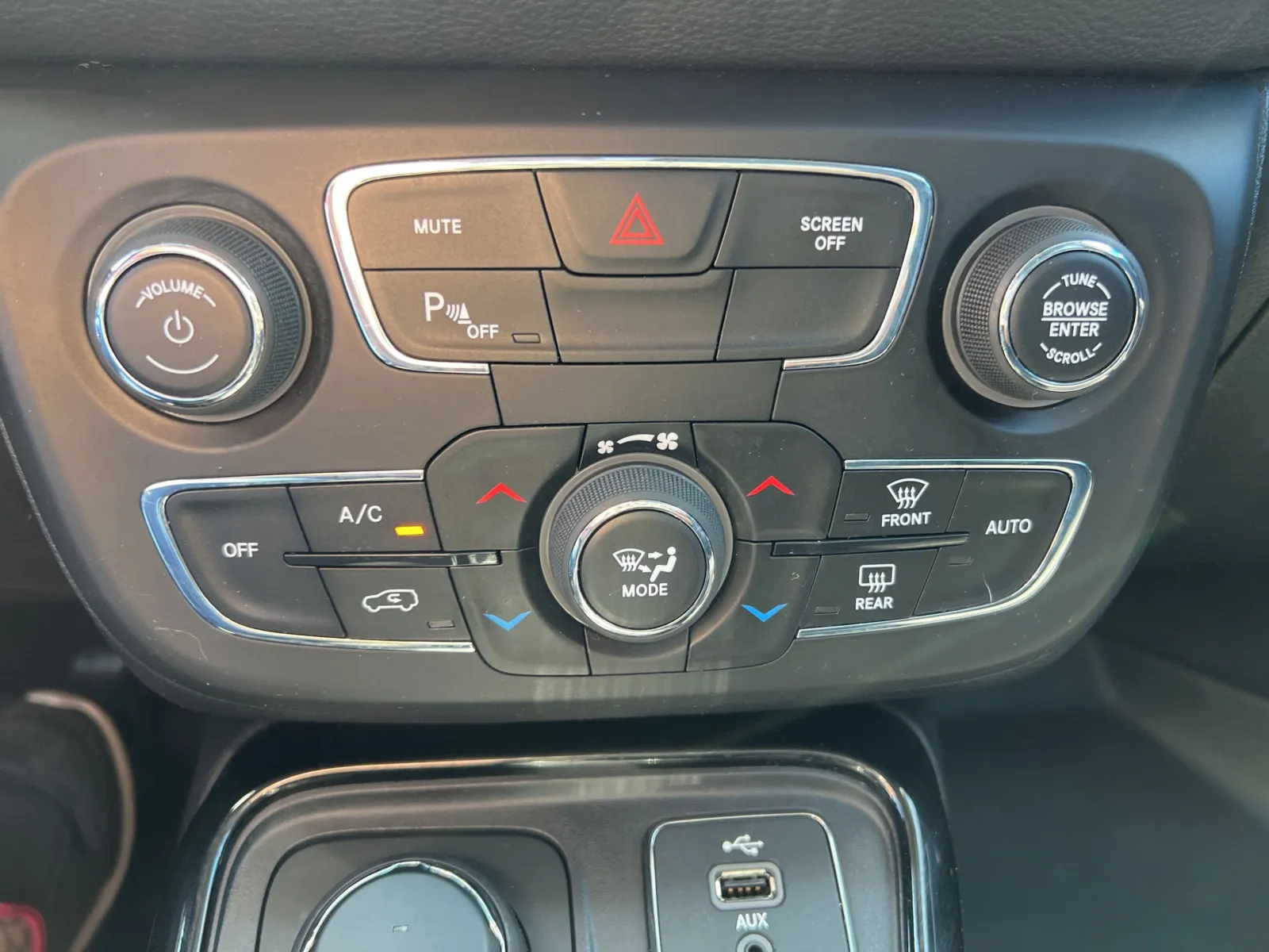 2018 Jeep Compass Latitude — photo 16