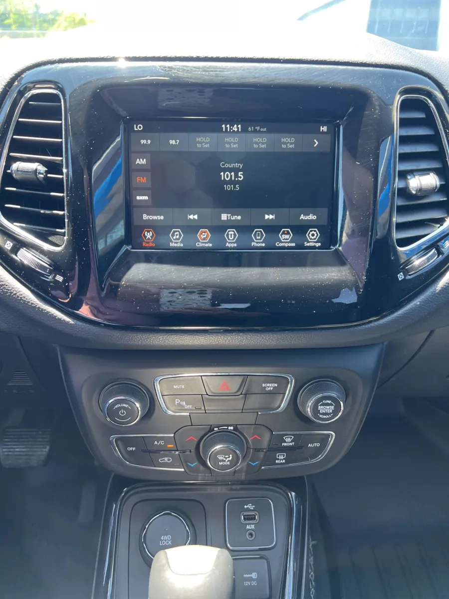 2018 Jeep Compass Latitude — photo 14