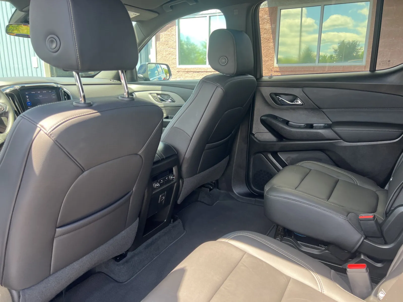 2023 Chevrolet Traverse LT Leather — photo 23
