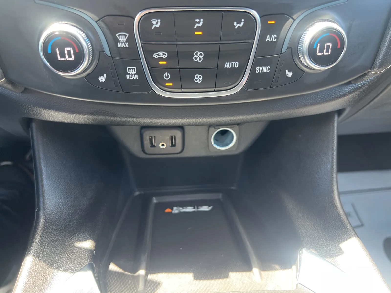 2023 Chevrolet Traverse LT Leather — photo 17