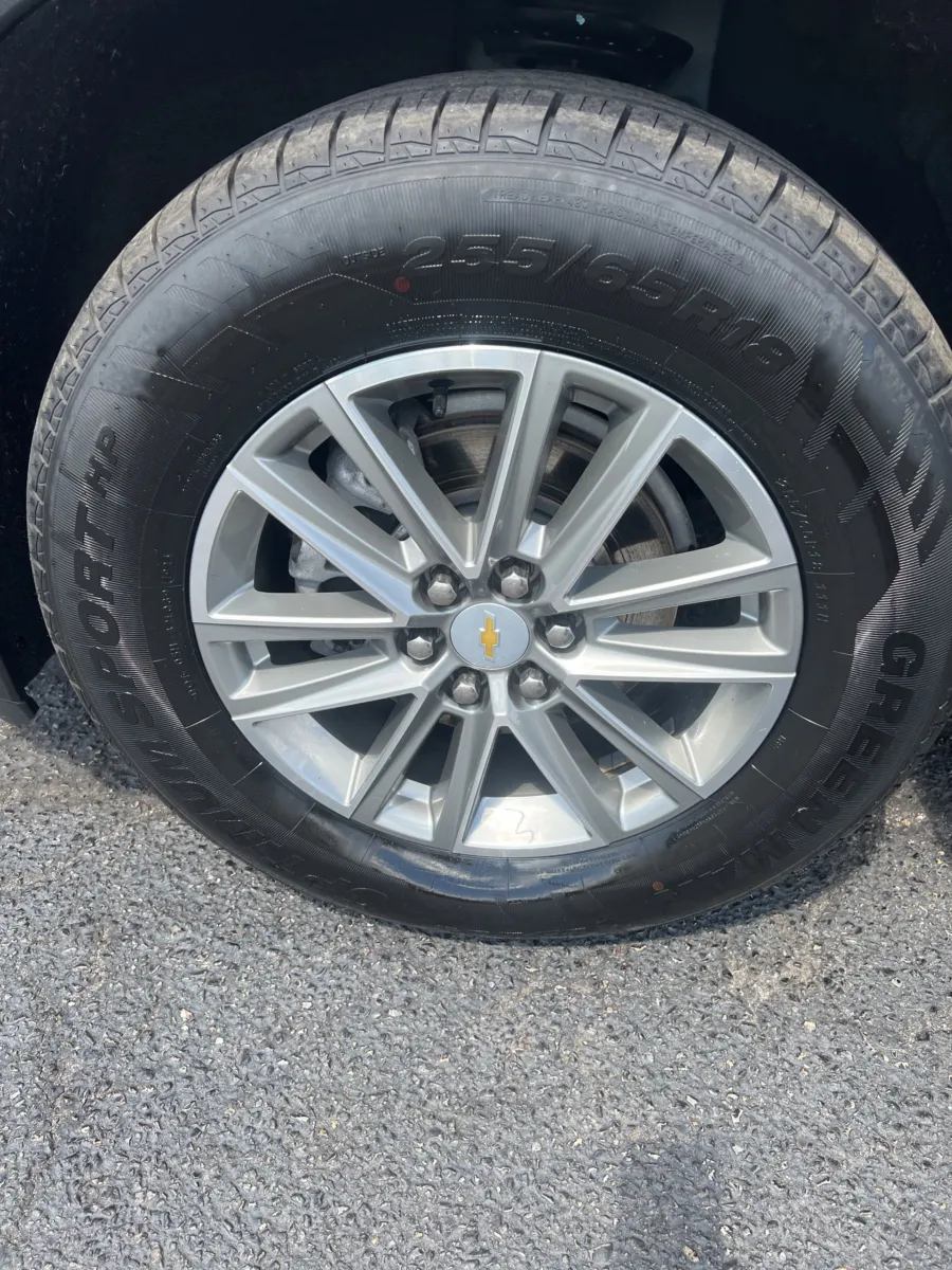 2023 Chevrolet Traverse LT Leather — photo 10