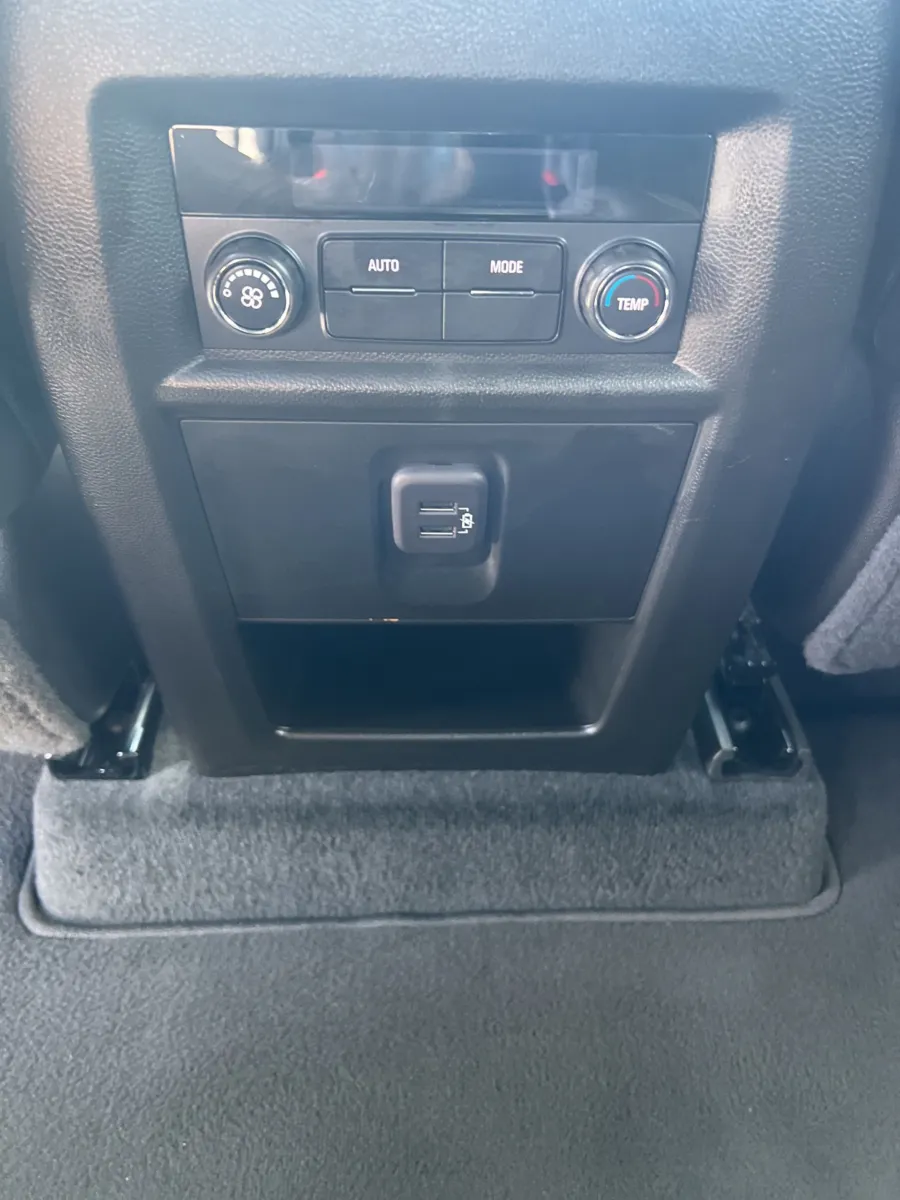2023 Chevrolet Traverse LT Leather — photo 26