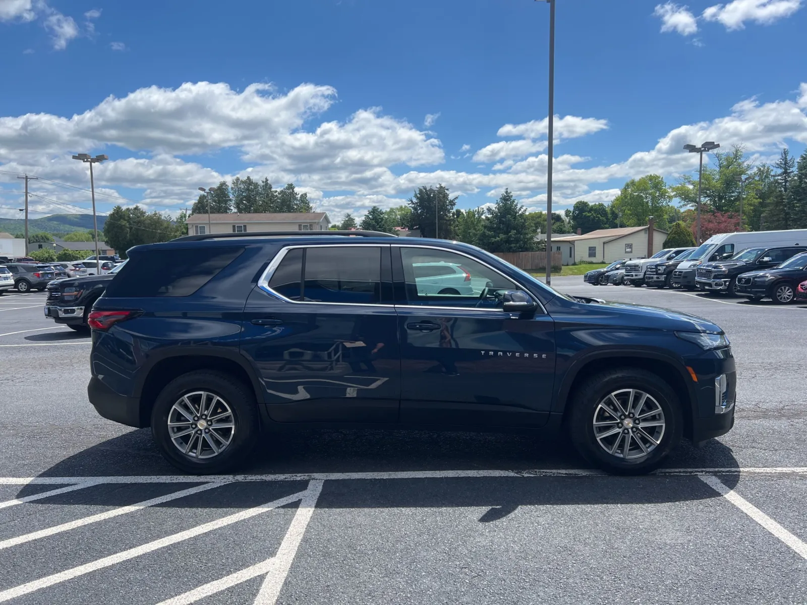2023 Chevrolet Traverse LT Leather — photo 7