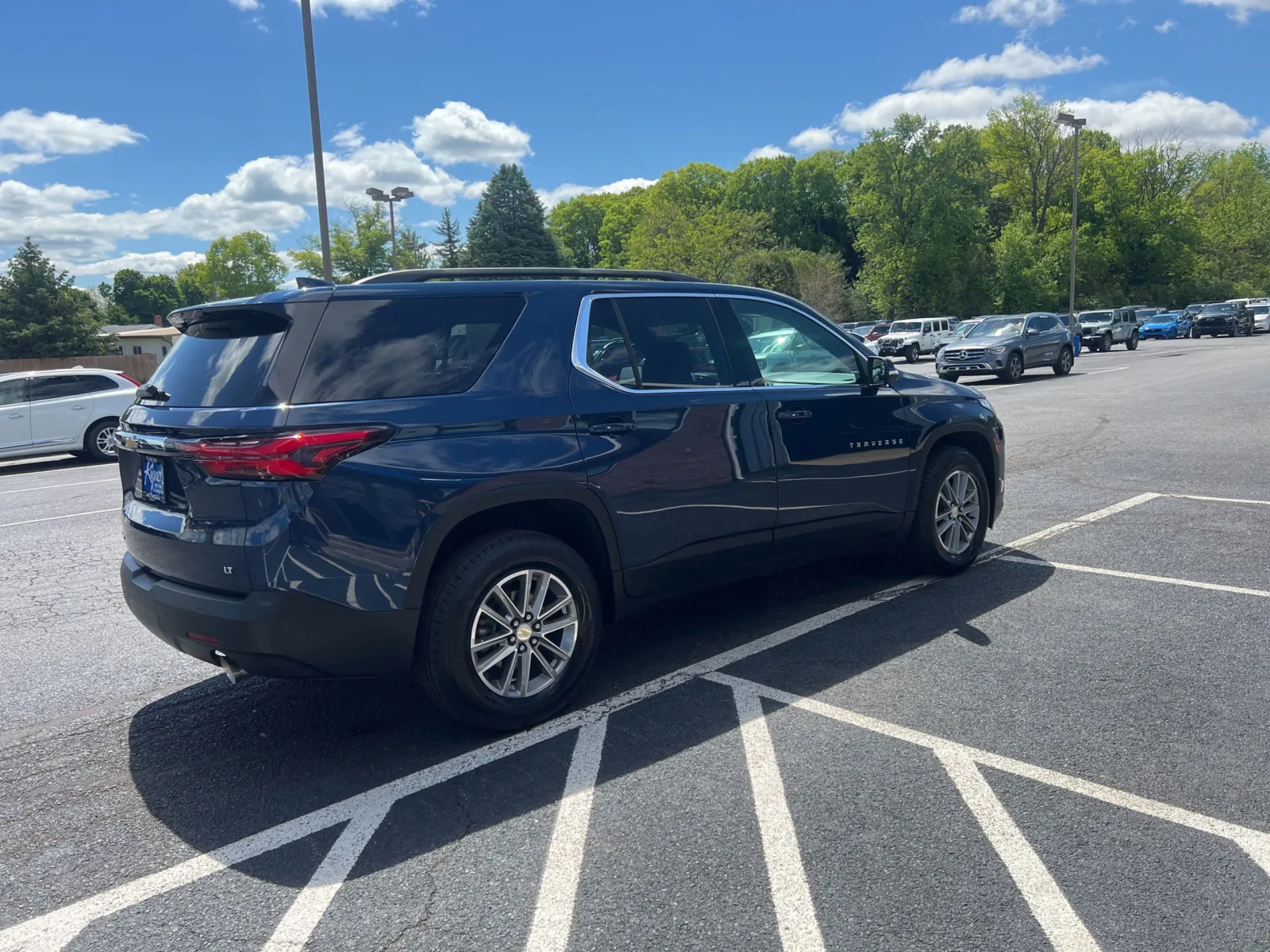 2023 Chevrolet Traverse LT Leather — photo 6