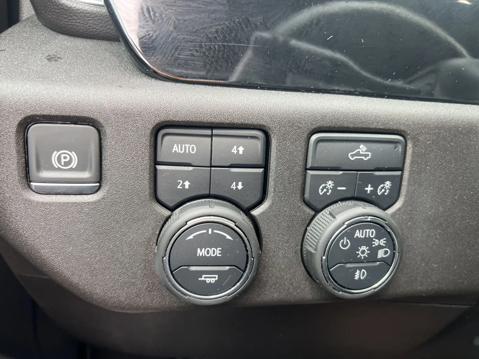 2024 Chevrolet Silverado 1500 RST — photo 12