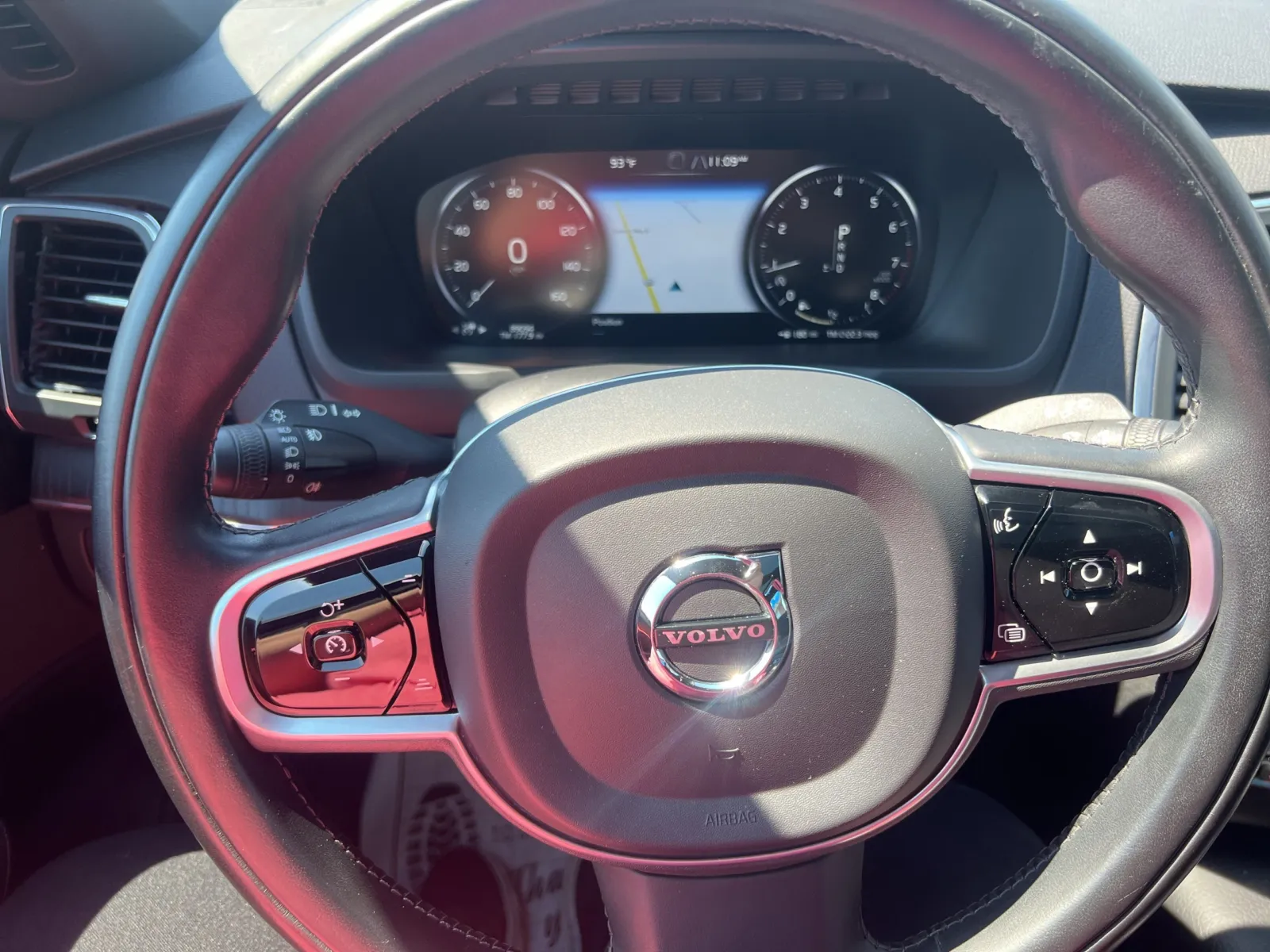 2020 Volvo XC90 T6 Momentum — photo 14