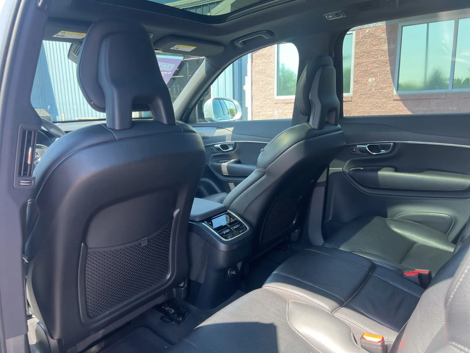 2020 Volvo XC90 T6 Momentum — photo 25