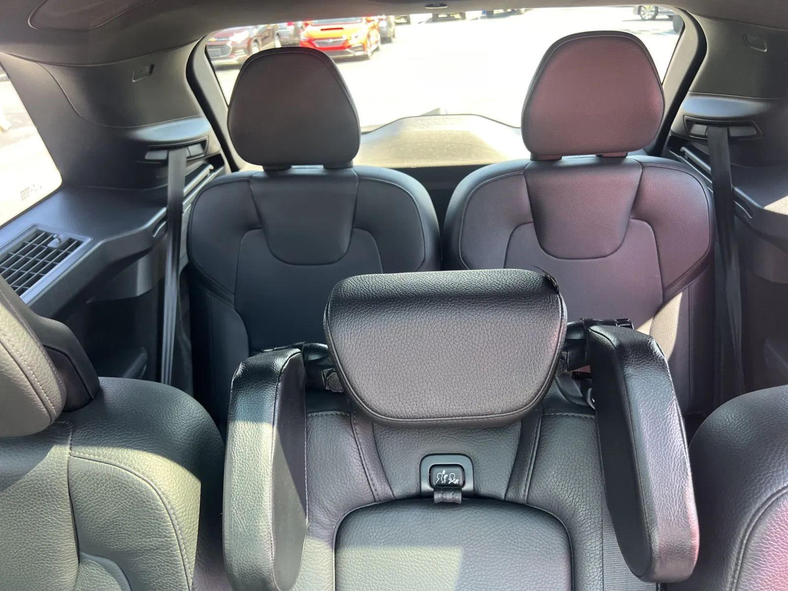2020 Volvo XC90 T6 Momentum — photo 28