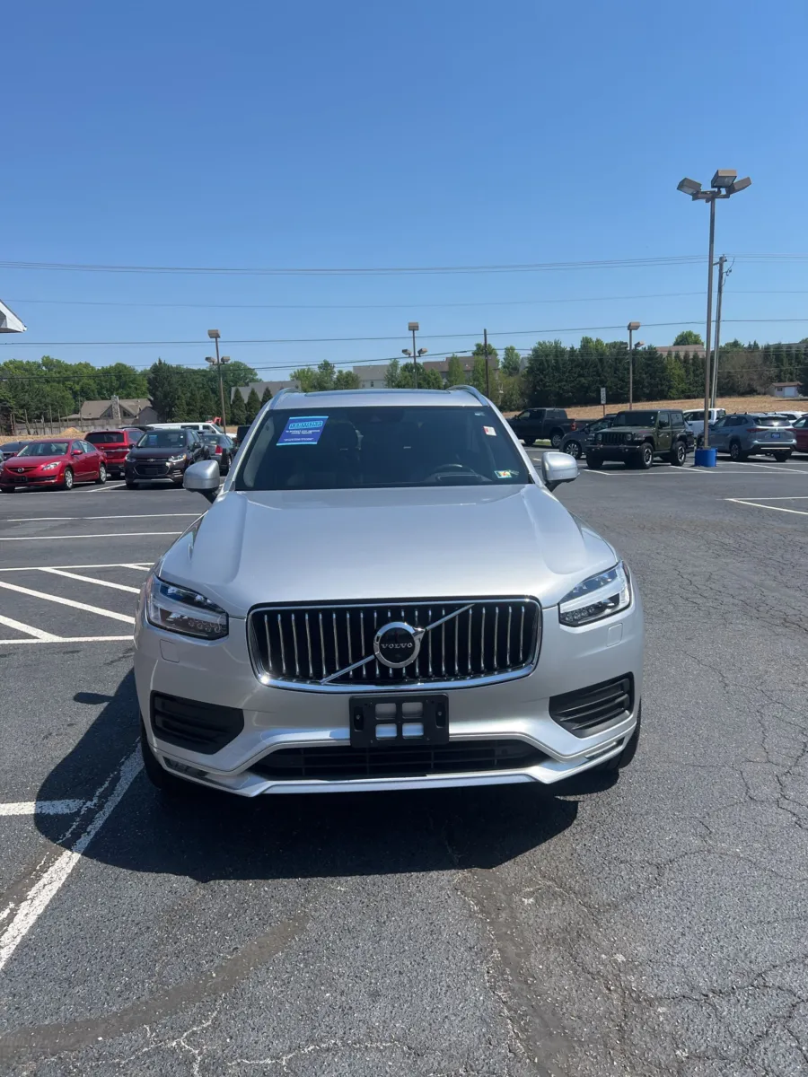 2020 Volvo XC90 T6 Momentum — photo 9