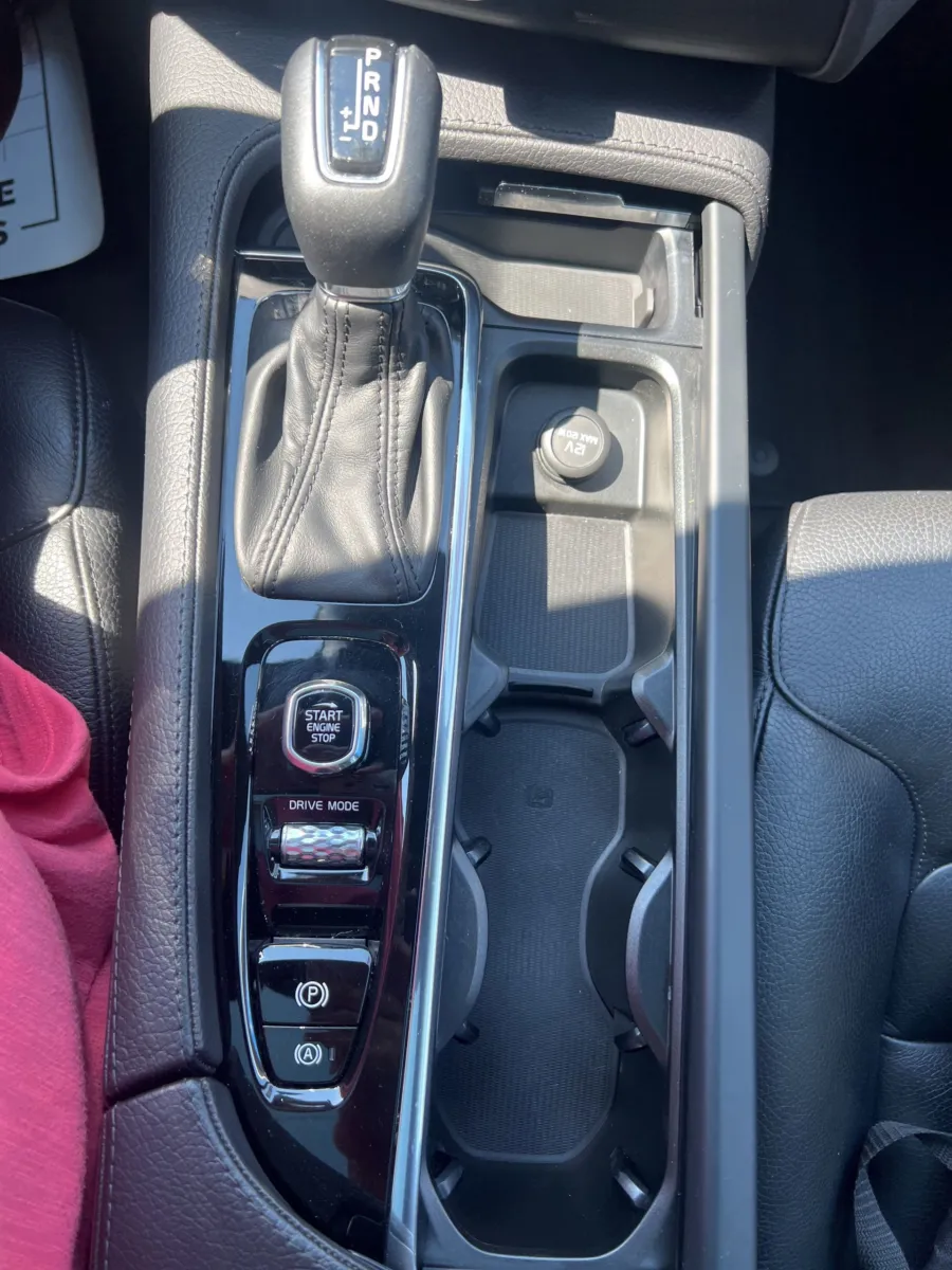 2020 Volvo XC90 T6 Momentum — photo 19