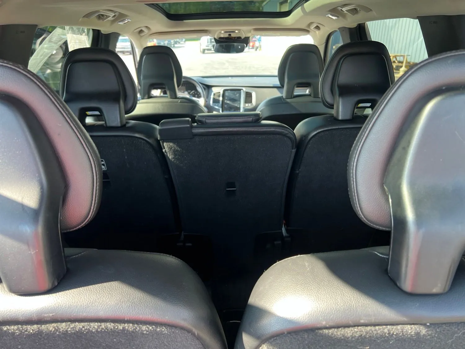 2018 Volvo XC90 T5 Momentum — photo 24