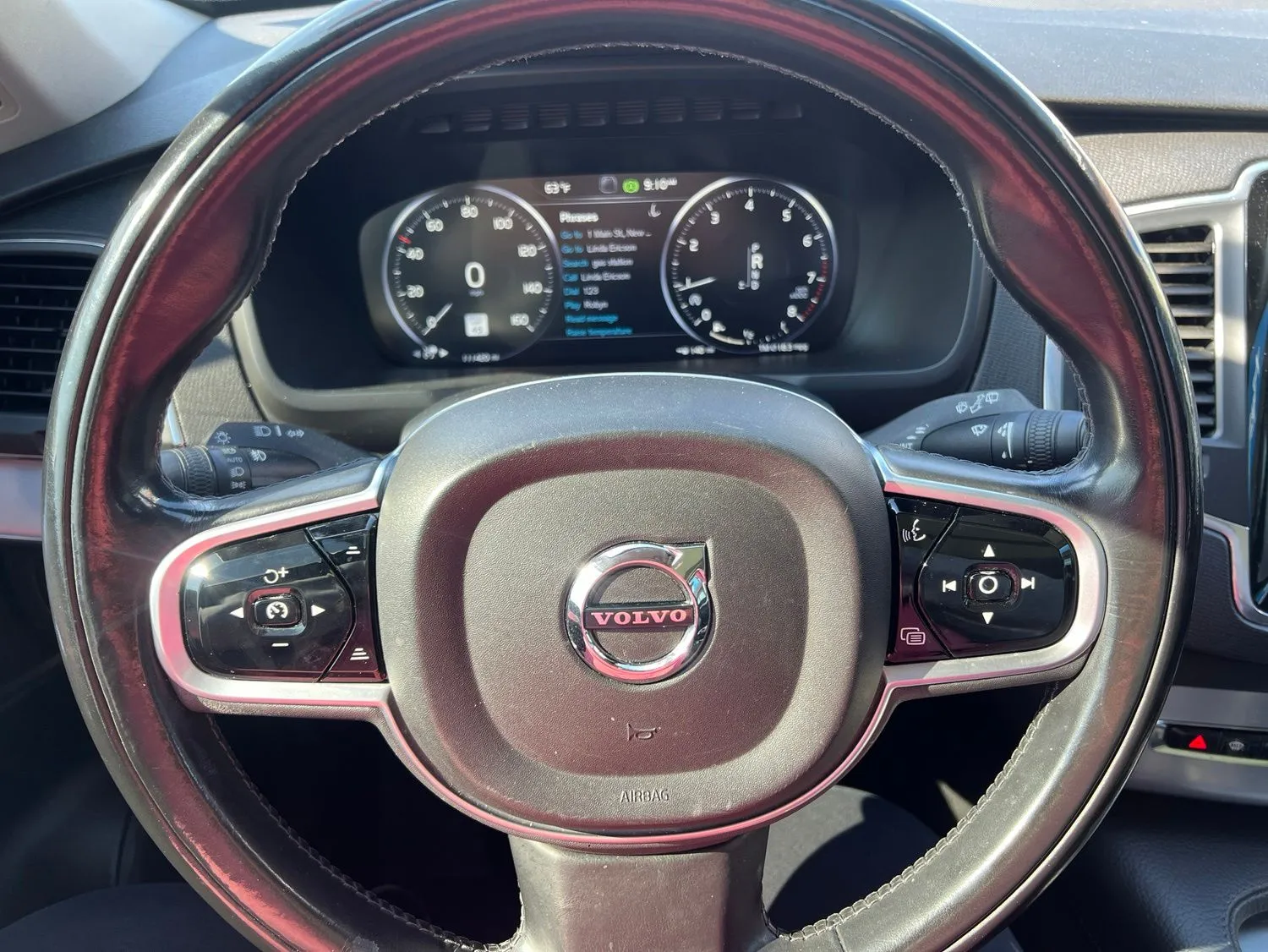 2018 Volvo XC90 T5 Momentum — photo 10