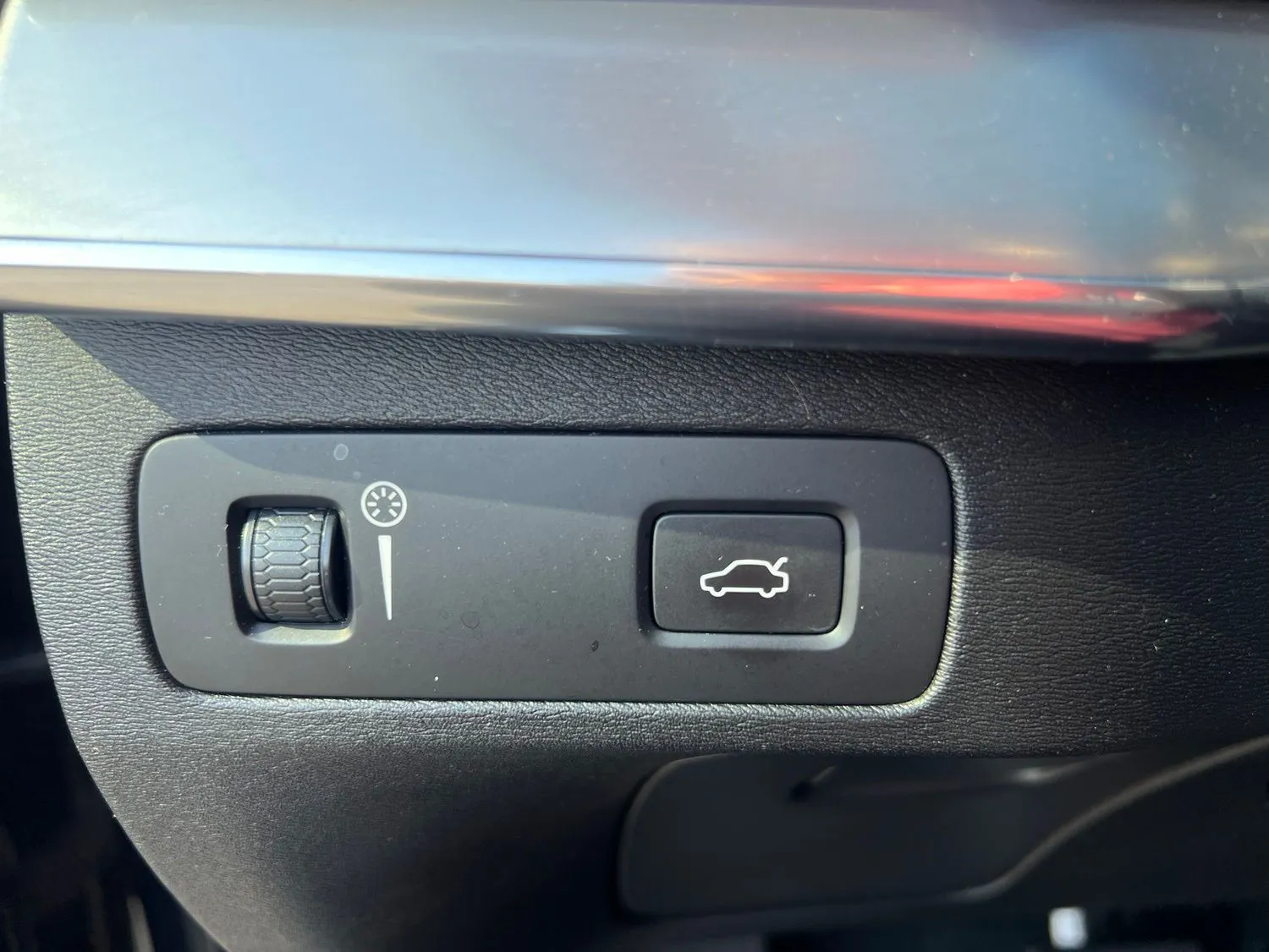 2018 Volvo XC90 T5 Momentum — photo 16